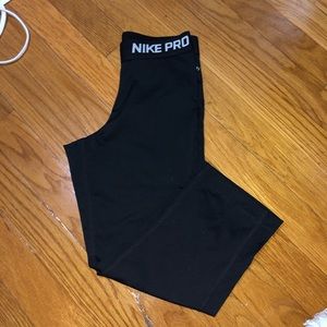 Nike pro cropped leggings